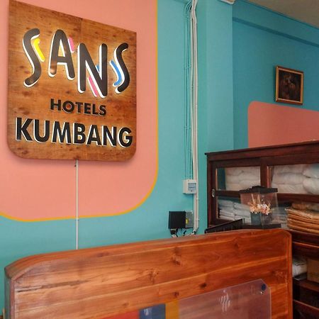 Sans Hotel Kumbang Yogyakarta By Reddoorz Exterior foto