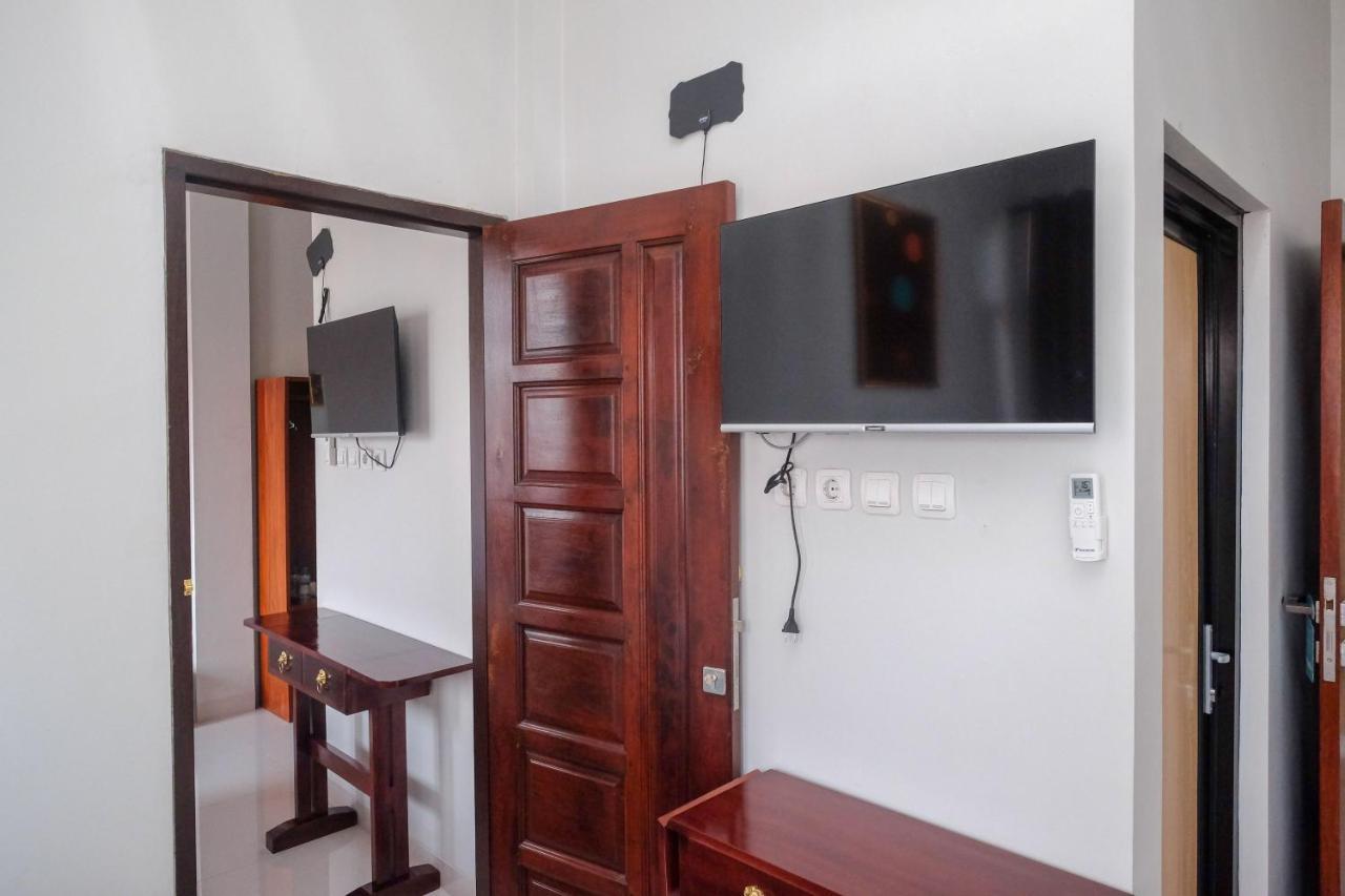 Sans Hotel Kumbang Yogyakarta By Reddoorz Exterior foto