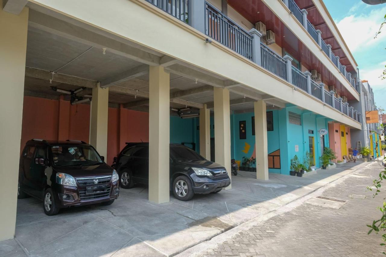 Sans Hotel Kumbang Yogyakarta By Reddoorz Exterior foto