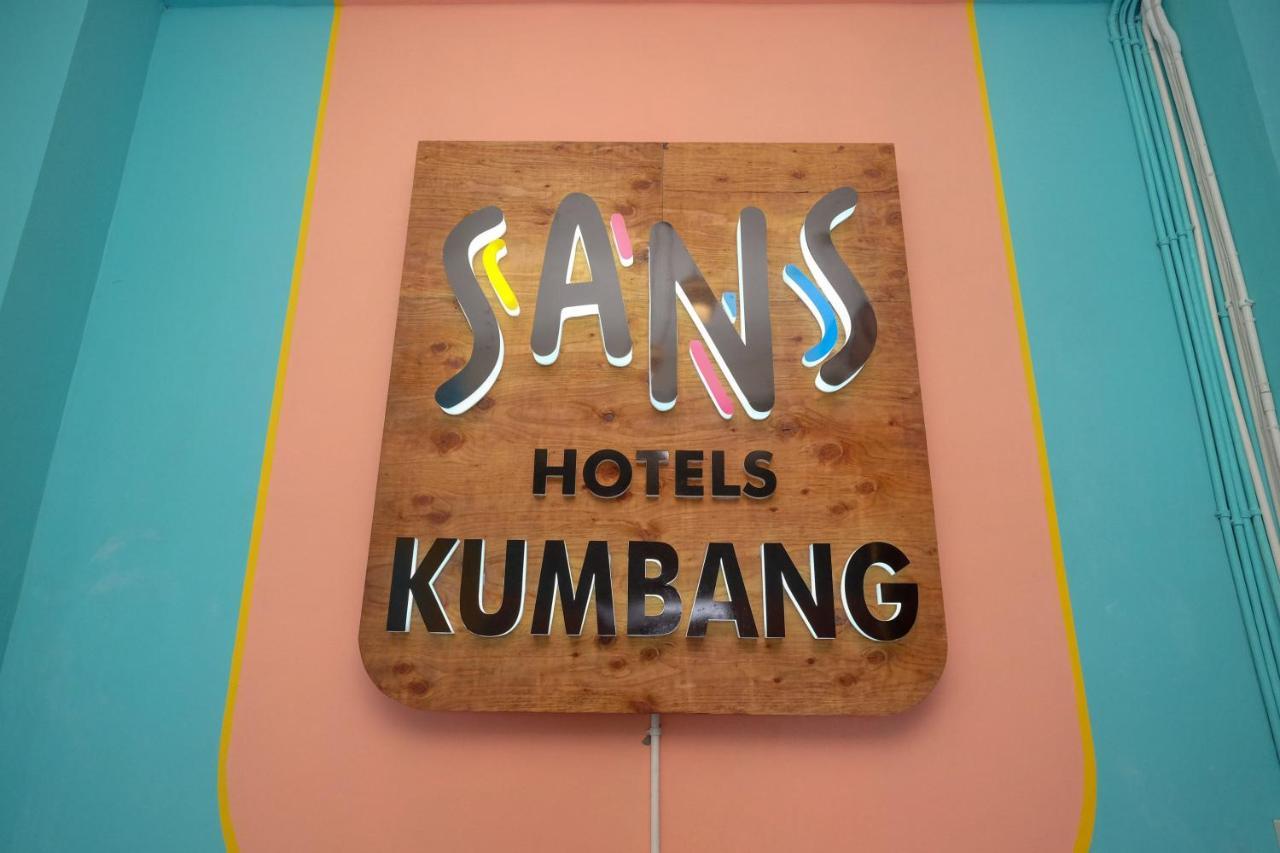 Sans Hotel Kumbang Yogyakarta By Reddoorz Exterior foto