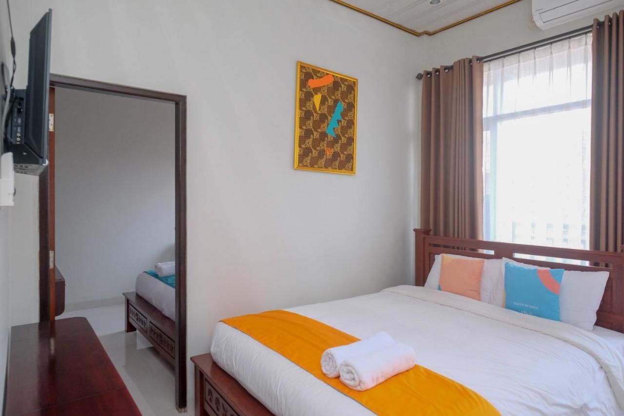 Sans Hotel Kumbang Yogyakarta By Reddoorz Exterior foto